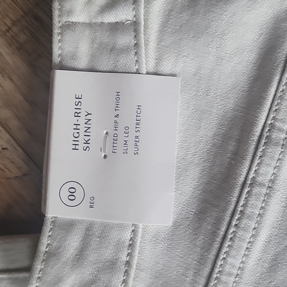 Universal Thread Skinny Jeans, Size 00, Cream, Beige, Light Tan, Soft, Stretchy - Picture 7 of 7